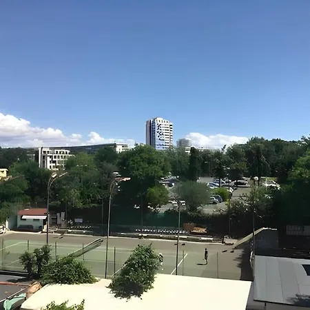Hot Cosy And Spacious Flat Near Sea Garden Appartamento Burgas